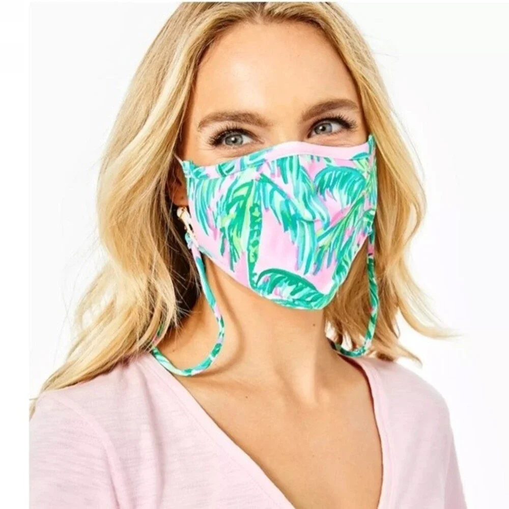 Lilly Pulitzer Adult On The Go Face Mask Set Pouch, Lanyard, Extender Pink